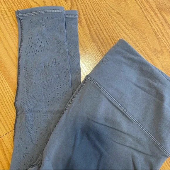 Lululemon sz 12 Reveal Tight - Zen Expression Solar Grey - Picture 3 of 7